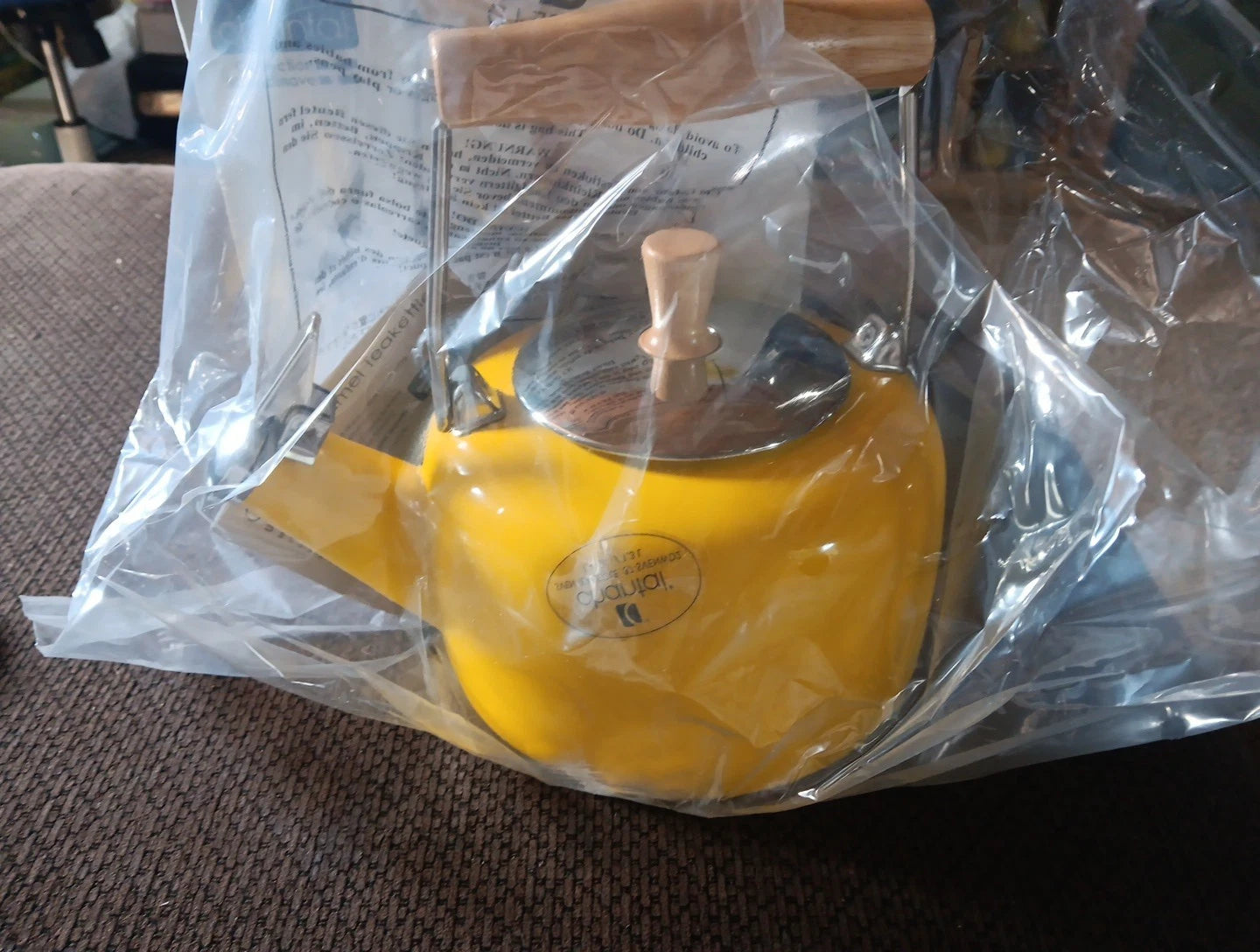 Chantal SVEN Enamel on Steel Whistling Teakettle with Natural Wood handle 1.4...