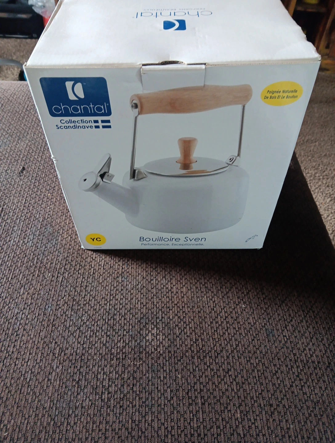 Chantal SVEN Enamel on Steel Whistling Teakettle with Natural Wood handle 1.4...