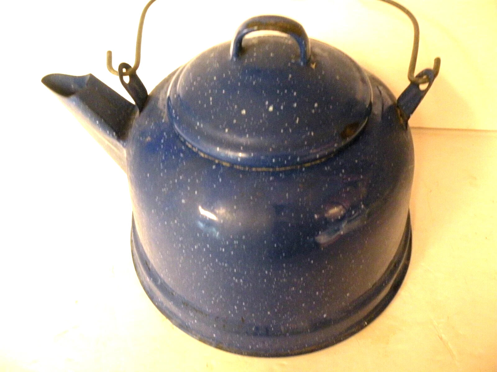 1970s BLUE WHITE SPECKLES ENAMELWARE TEAPOT 12 CUP