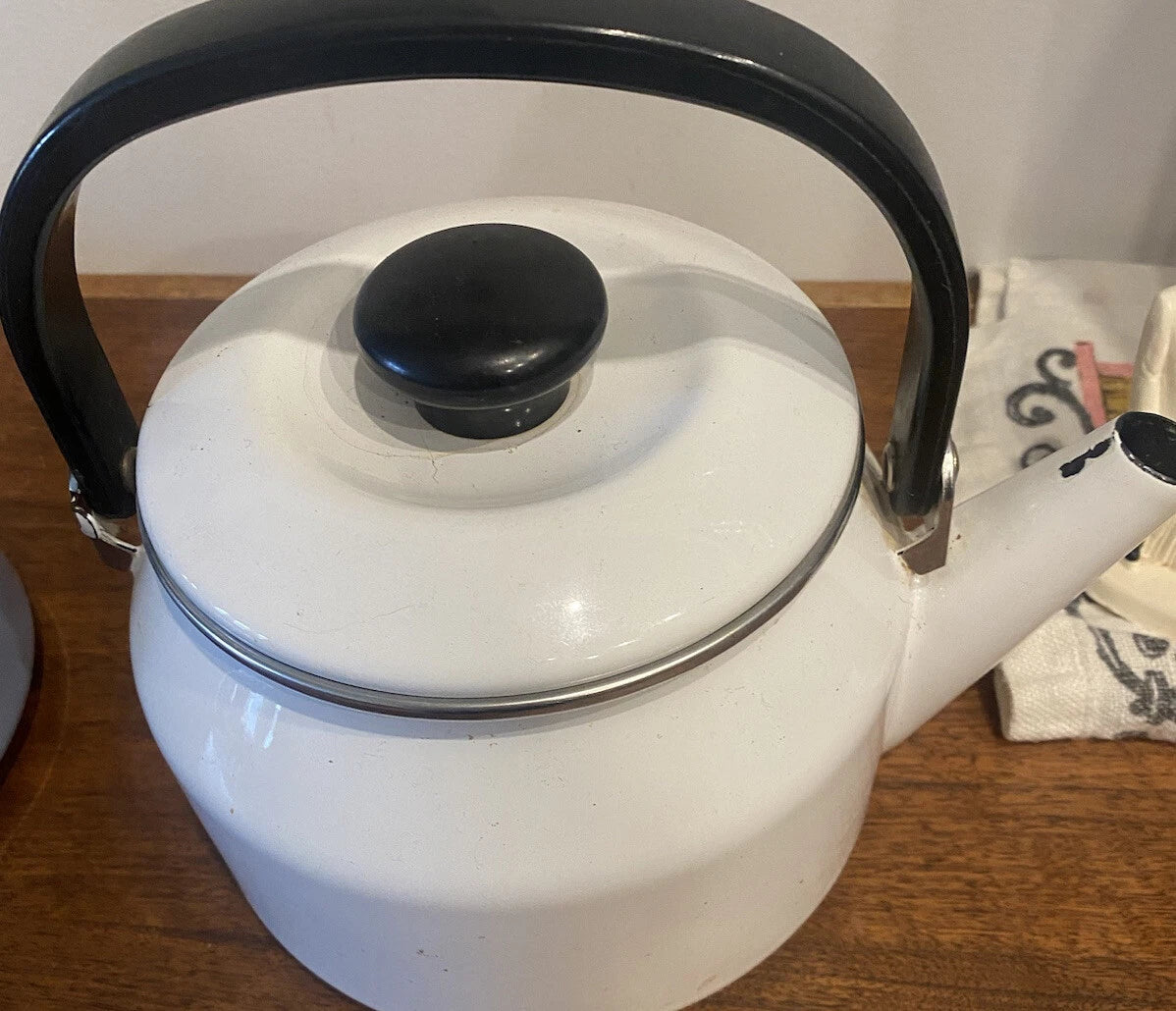 2-Vintage 2 QT Siam FujiWare Tea Kettle Thailand White Blue Enamel