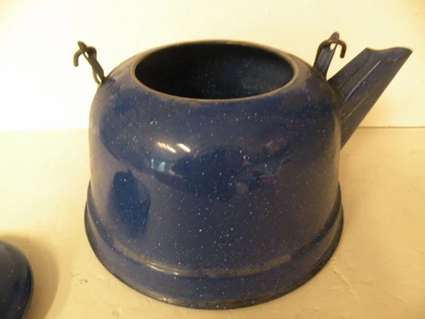 1970s BLUE WHITE SPECKLES ENAMELWARE TEAPOT 12 CUP
