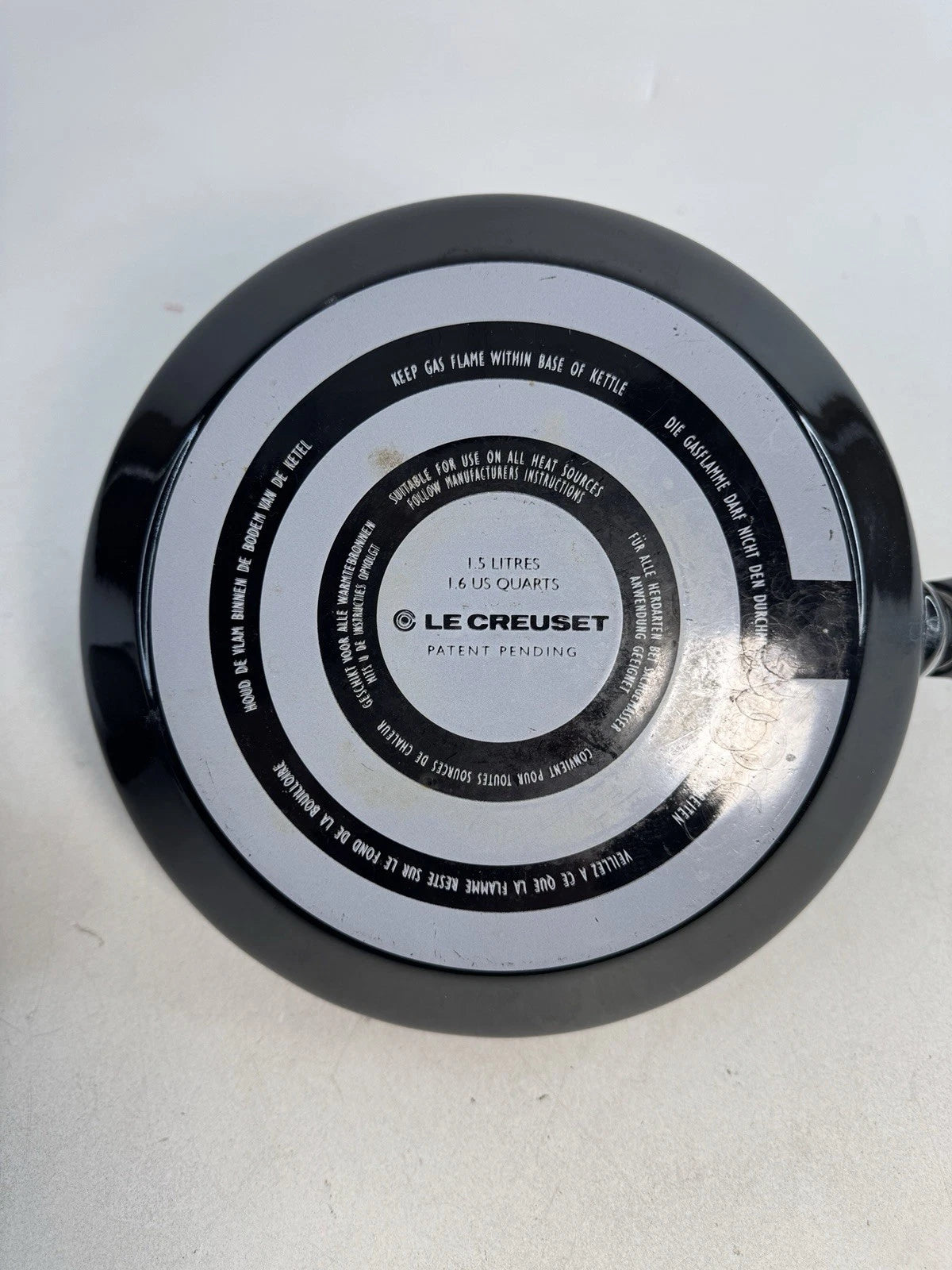 Le Creuset Whistling Teapot Enameled Tea Kettle 1.6 Quarts 1.5 L Cerise Black