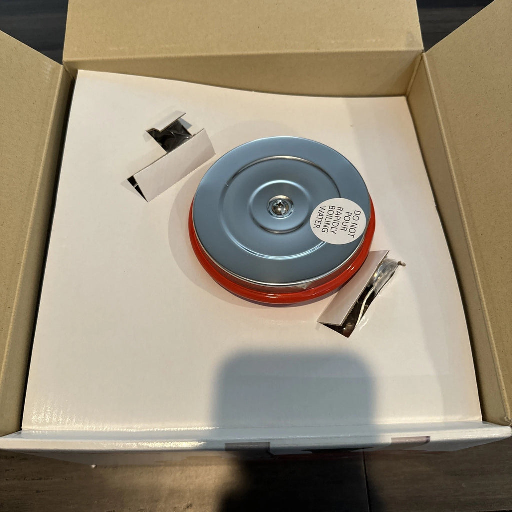 Le Creuset Whistling Tea Kettle 1.7 qt. Cerise - Enamel on Steel - Classic