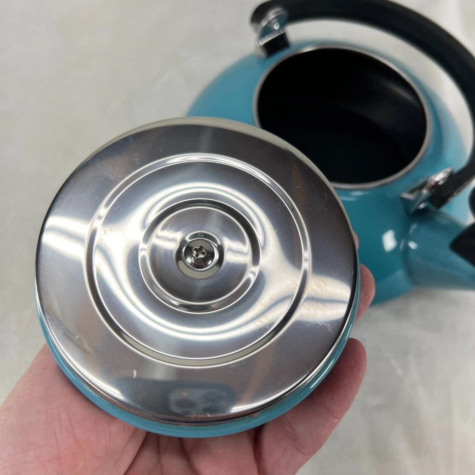 LE CREUSET Enamel On Steel Whistling Tea Kettle 1.5L Caribbean Blue Teal Handle