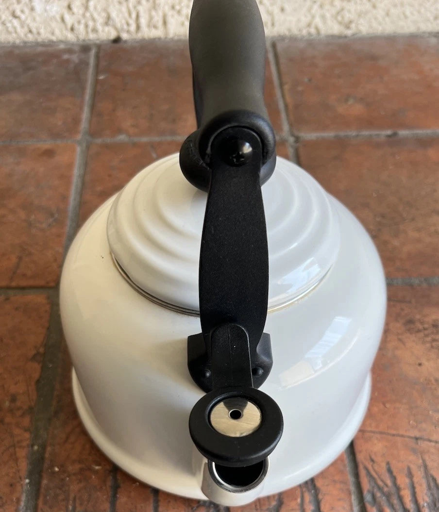 Vintage Le Creuset Enamel On Steel Whistling 1.7Qt (1.6 L) Tea Kettle White