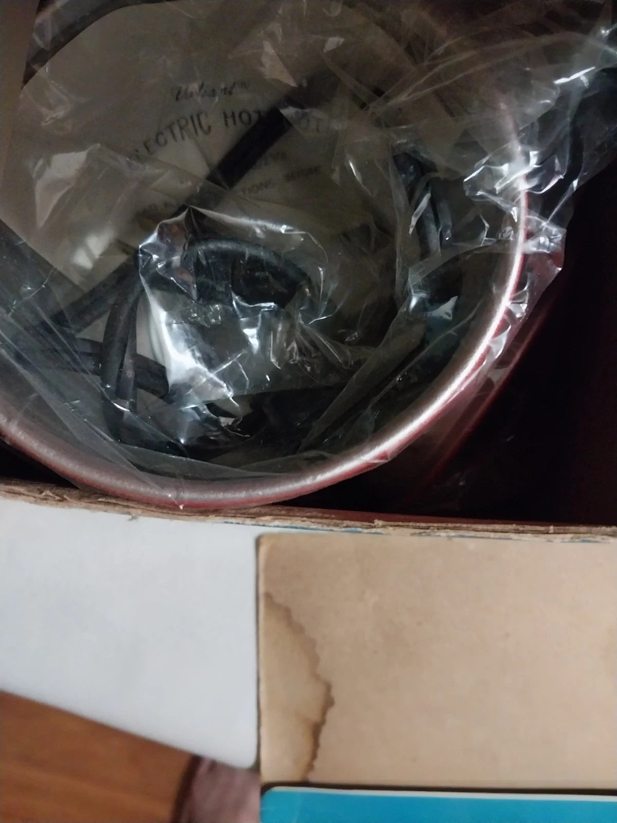 New Vtg   VALIANT Hot Water Pot 4  Enameled Aluminum  Flame Red