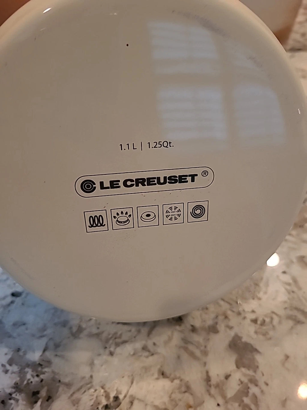 Le Creuset 2.2 Quart 2 Liter Whistling Tea Kettle White Enameled Steel