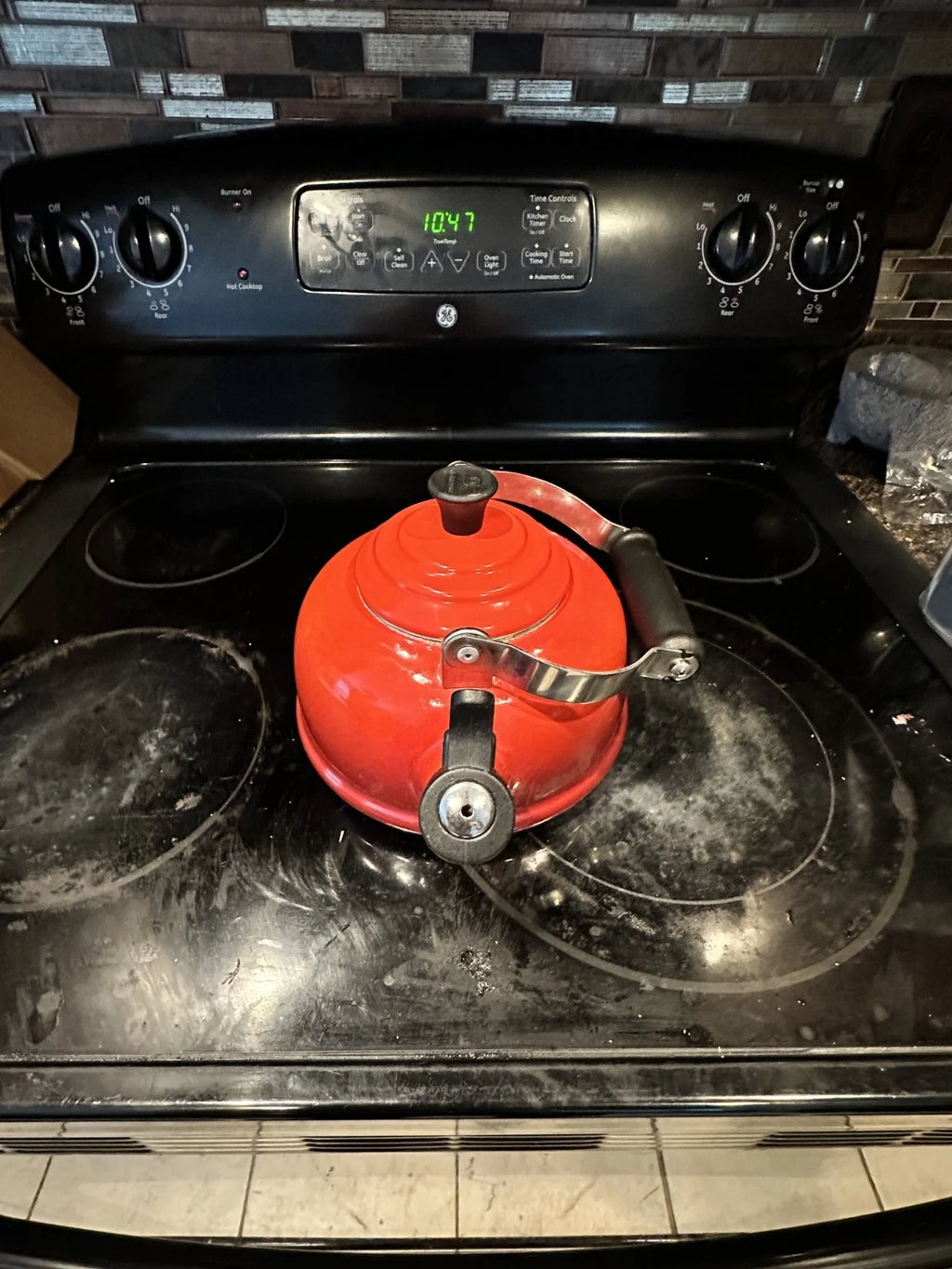 Le Creuset Whistling Tea Kettle 1.7 Quart Enamel Steel Ombre Cherry Red