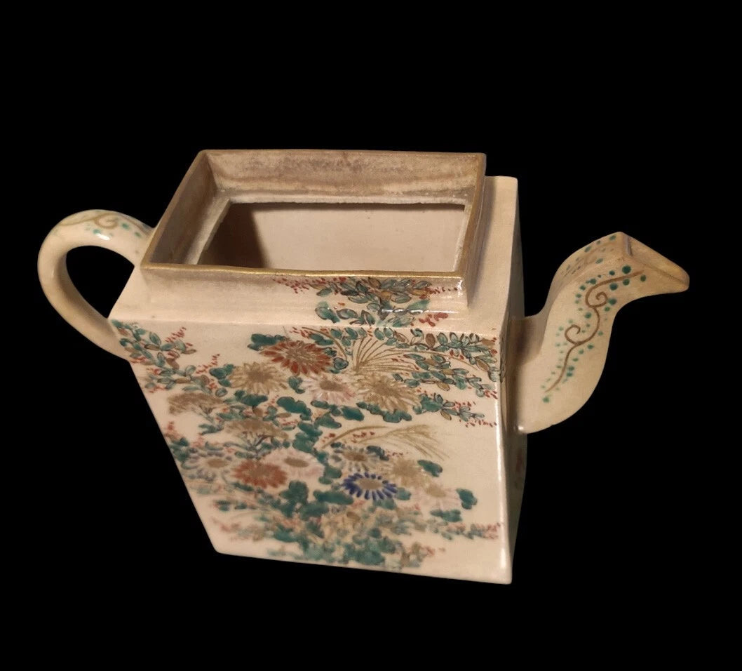 Impressed Nishikozan Mark (錦光山) Meiji-Taisho Era, Antique Japanese Square Teapot