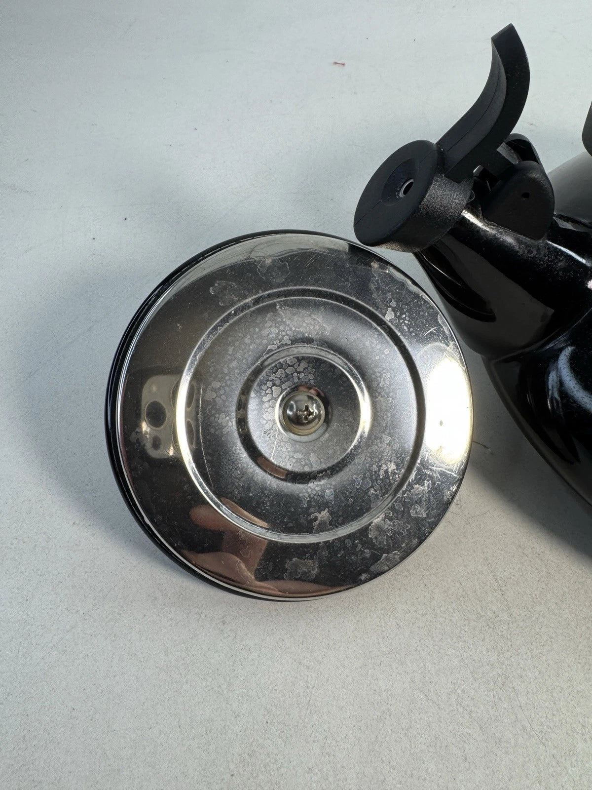 Le Creuset Whistling Teapot Enameled Tea Kettle 1.6 Quarts 1.5 L Cerise Black