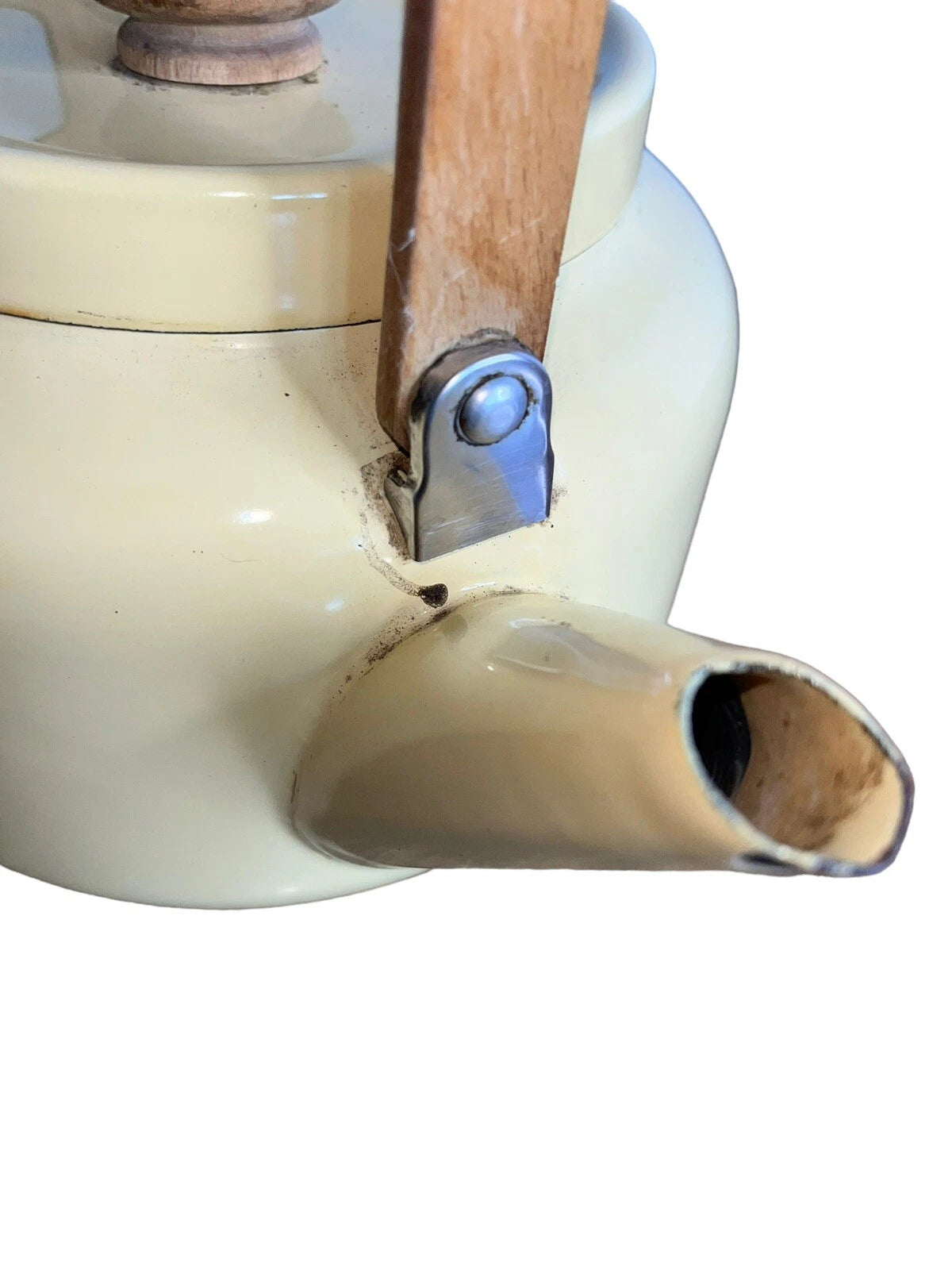 VTG Enamel Coated  Farmhouse Tea Kettle Wooden Handle Cream W/ Red Barn Rooster