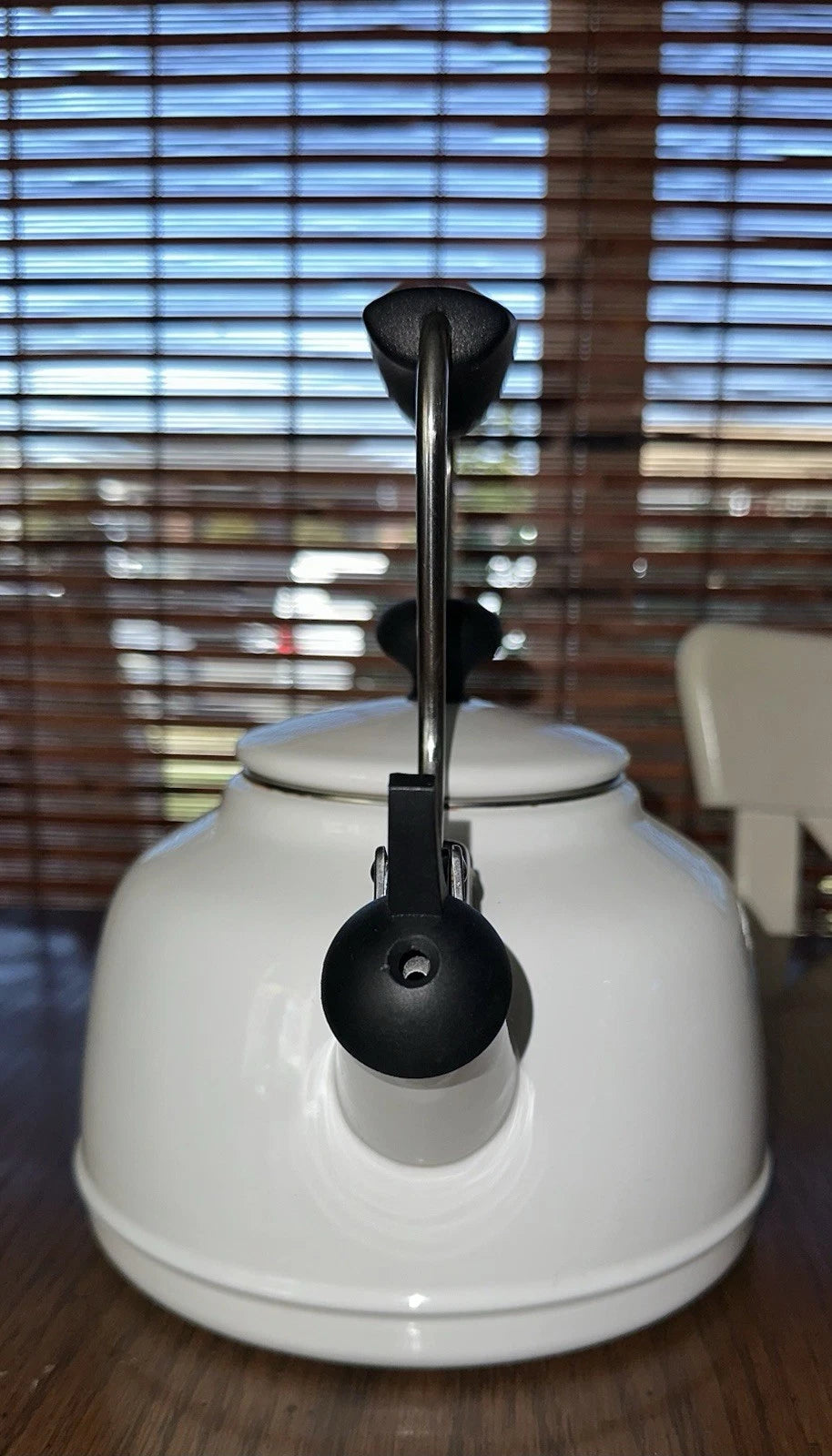 CHANTAL 1.8 QT Enamel on Steel Whistling Tea Kettle Teapot White EUC