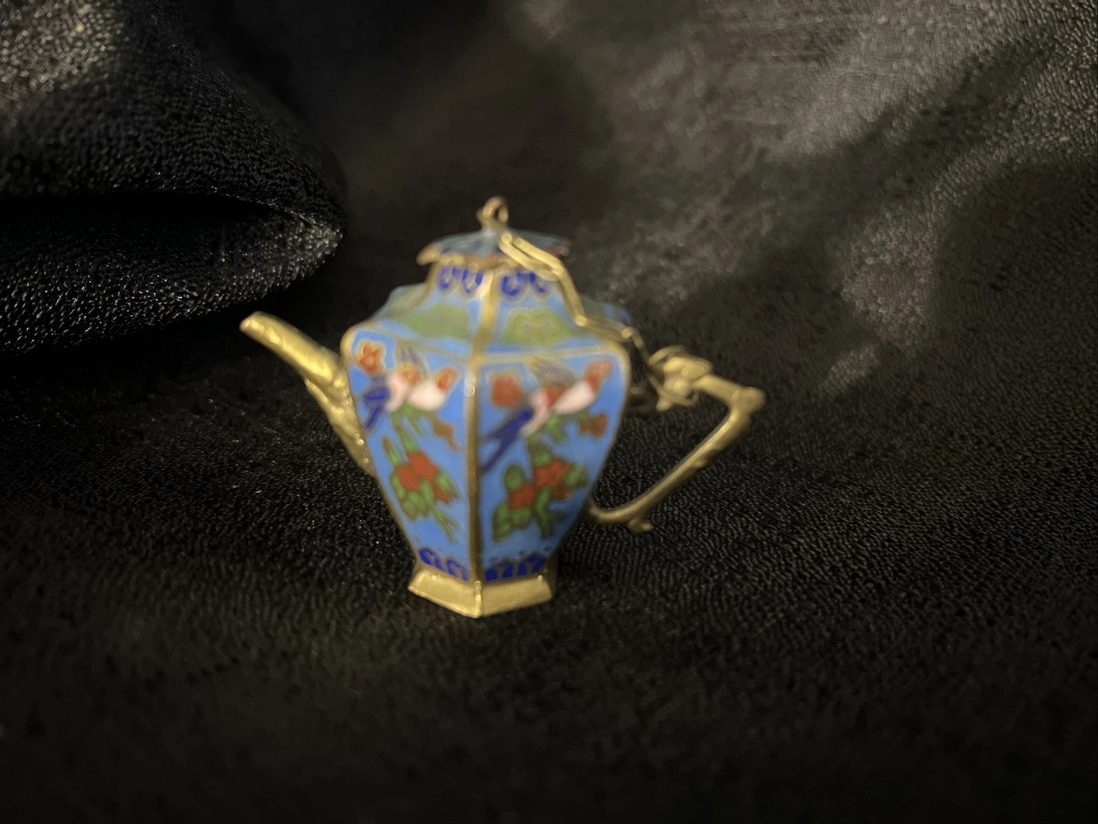 VTG  CLOISONNE ENAMEL ON BRASS HEXAGONAL TEA POT, BIRDS FLORAL pl