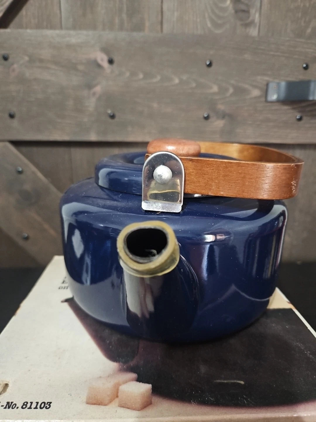 NEW OLD STOCK Vintage Wear-Ever Porcelain Over Steal Tea Kettle Model 81103