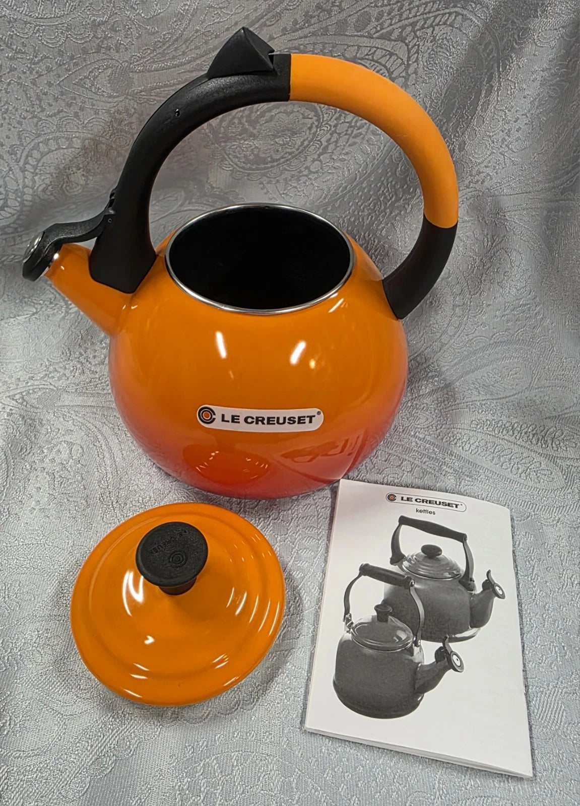 LE CREUSET  Orange Kettle 1.6 qt Tea Pot Enamel Oolong Kettle color volcanic New