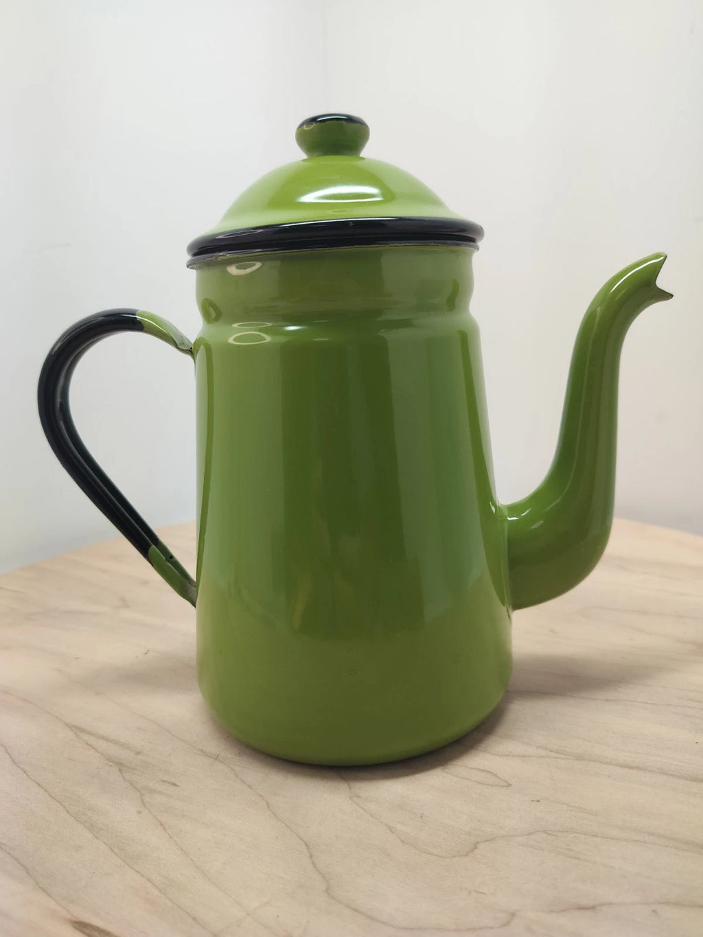 VTG 1950 AVOCADO GREEN & BLACK ENAMEL TEA KETTLE / COFFEE POT BY OTTO MADE JAPAN