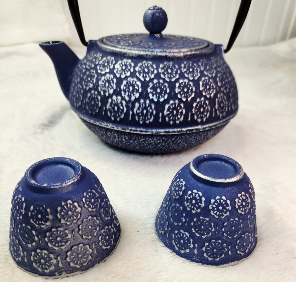 PRIMULA 34oz Blue Floral TEAPOT And Cups Cast Iron , Mesh tea Infuser Enamel New