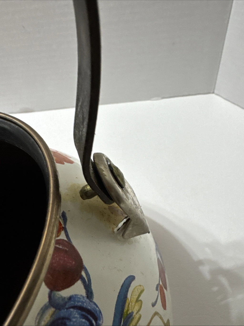 MacKenzie-Childs White Flower Market 3 Quart Qt Tea Kettle Enamel Teapot