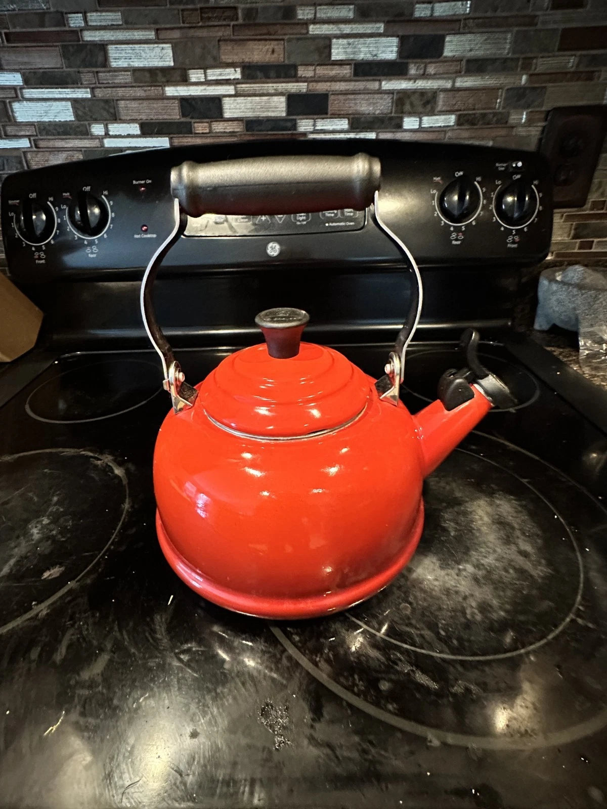 Le Creuset Whistling Tea Kettle 1.7 Quart Enamel Steel Ombre Cherry Red