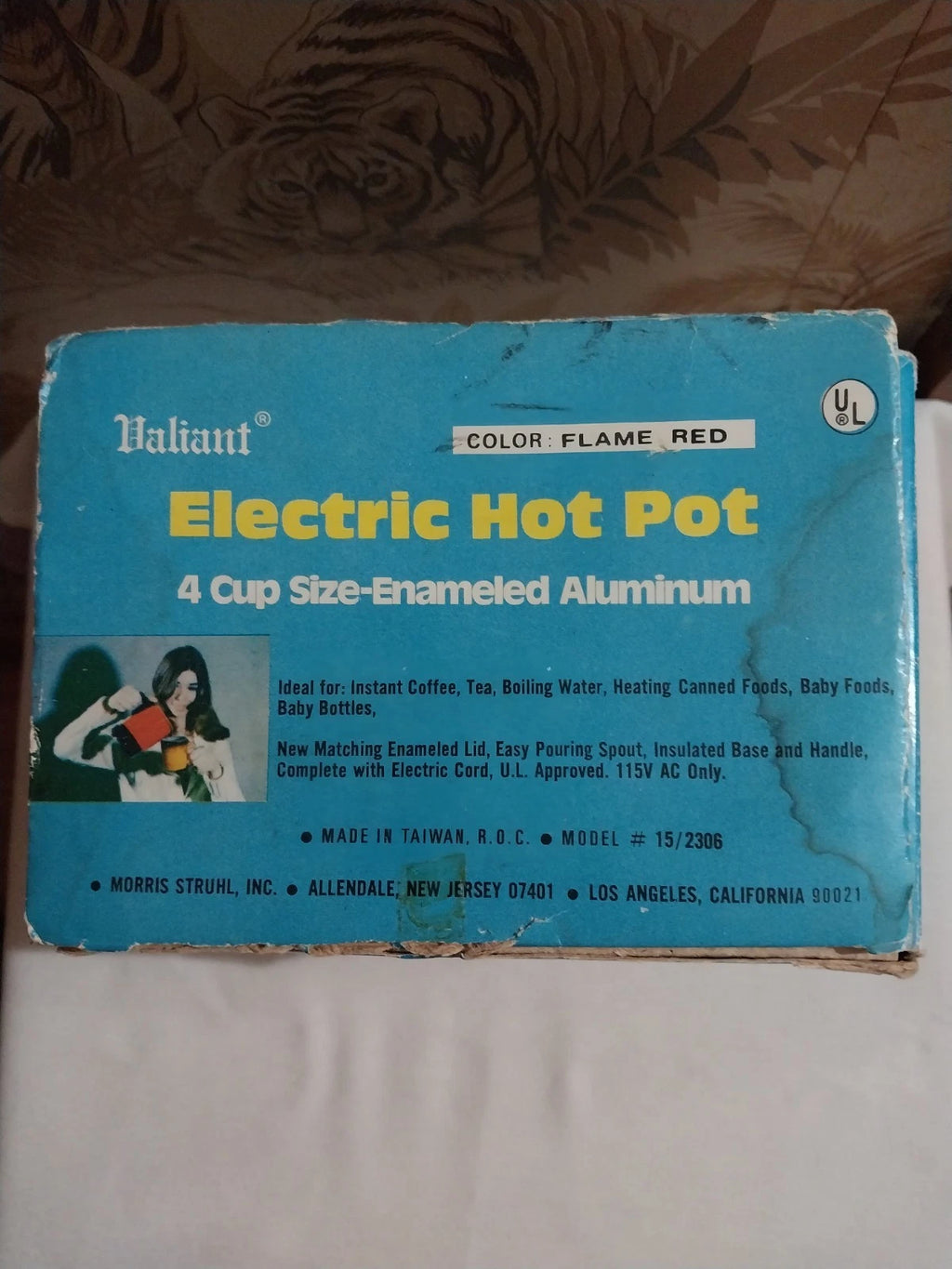 New Vtg   VALIANT Hot Water Pot 4  Enameled Aluminum  Flame Red