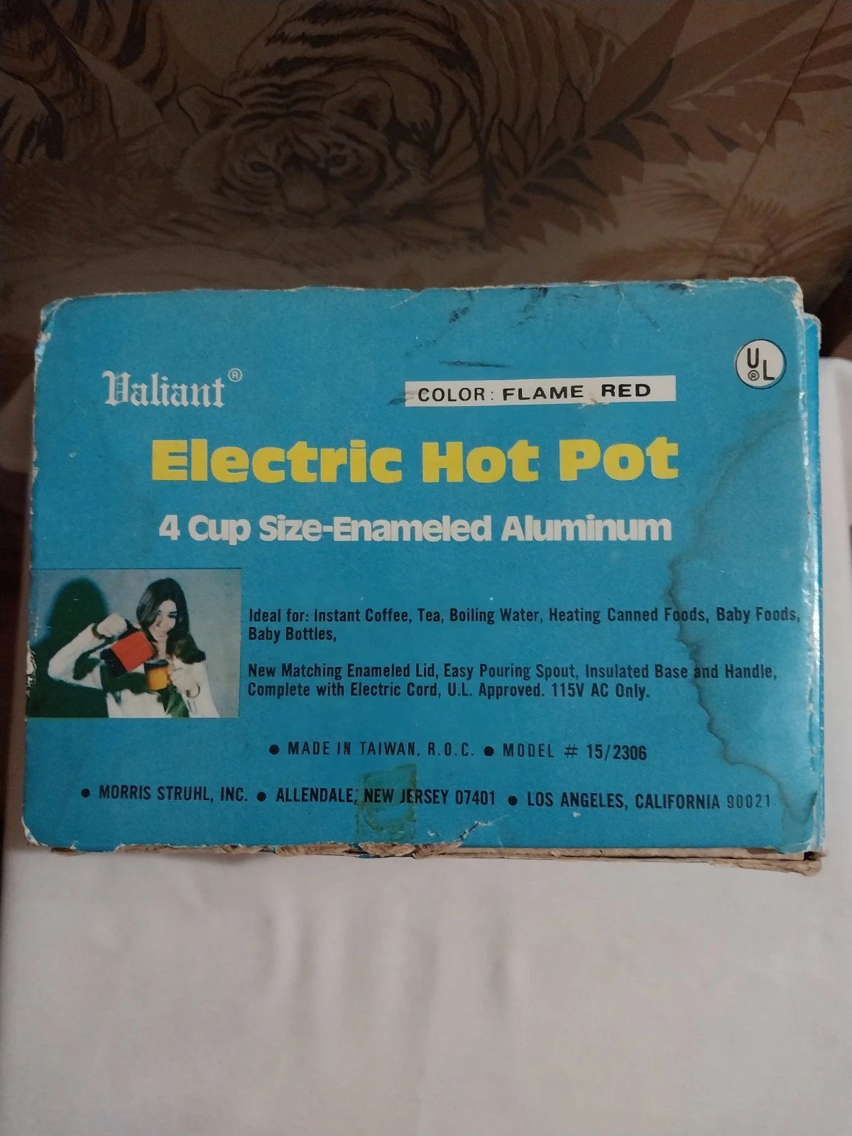 New Vtg   VALIANT Hot Water Pot 4  Enameled Aluminum  Flame Red