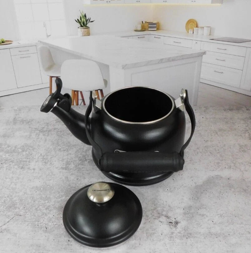 Le Creuset Enamel on Steel 1.25 Quart Demi Kettle, Matt Licorice Black - New