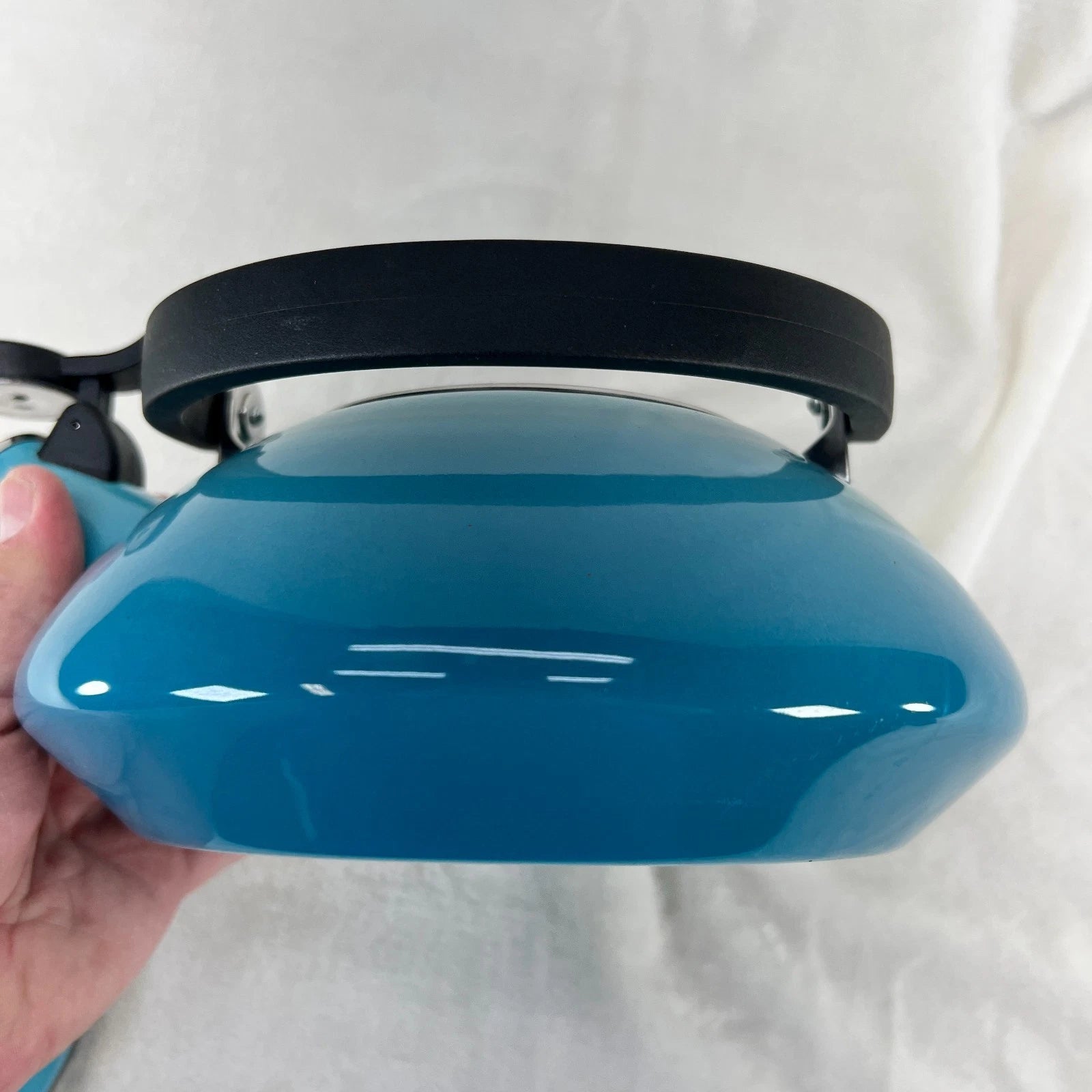 LE CREUSET Enamel On Steel Whistling Tea Kettle 1.5L Caribbean Blue Teal Handle