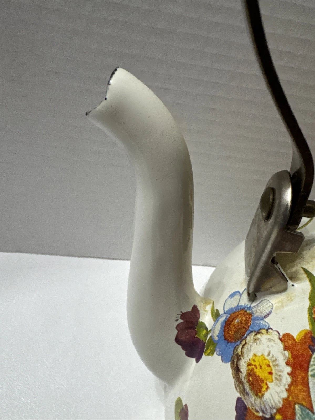 MacKenzie-Childs White Flower Market 3 Quart Qt Tea Kettle Enamel Teapot