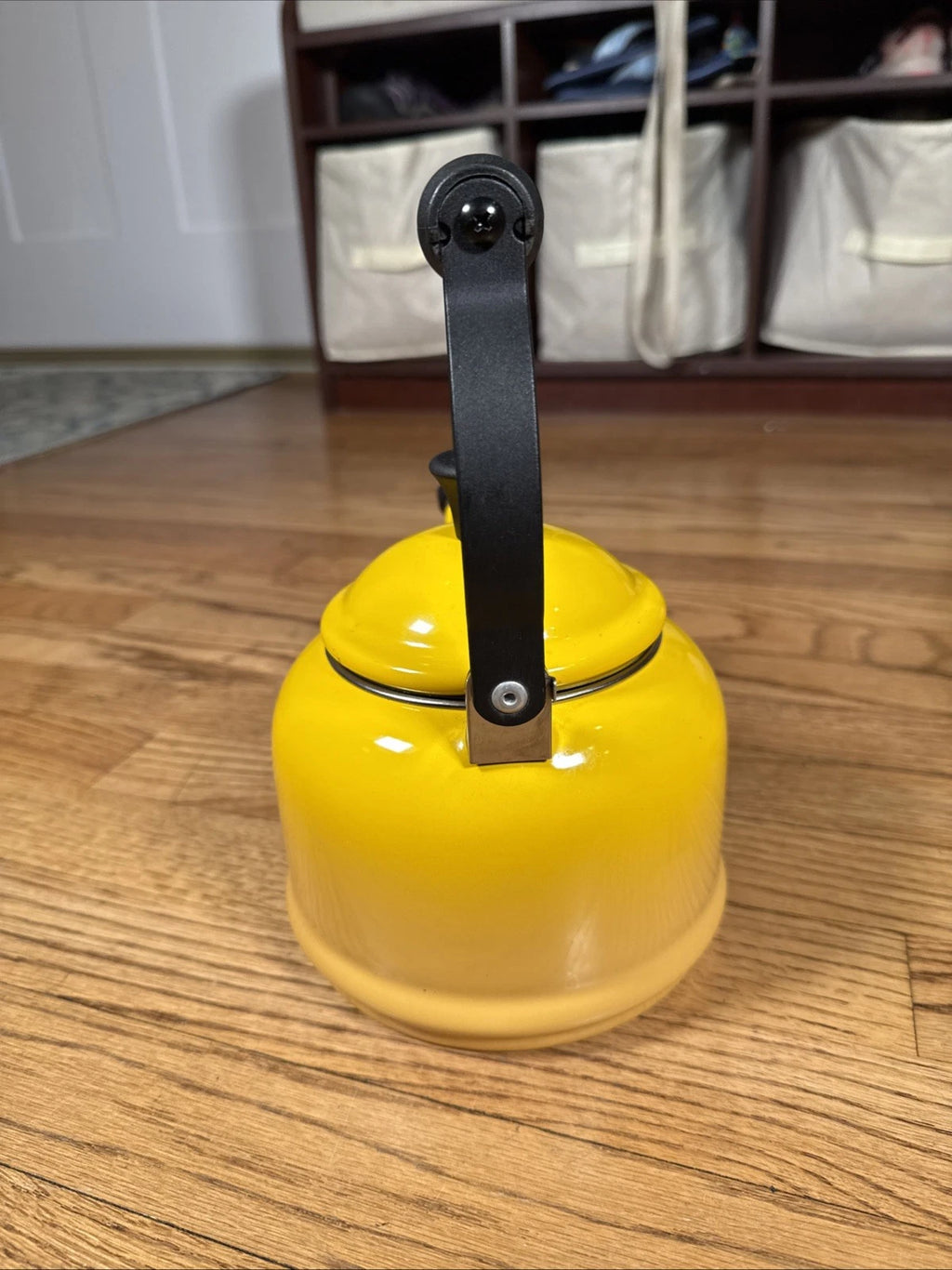 Le Creuset Classic Demi Tea Kettle Enamel on Steel 1.25 Quart Yellow