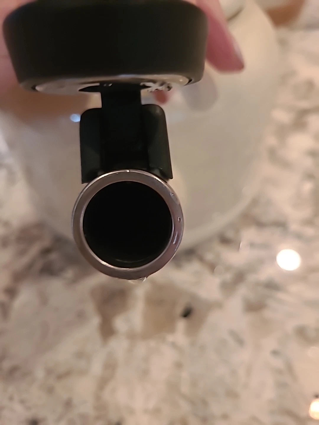 Le Creuset 2.2 Quart 2 Liter Whistling Tea Kettle White Enameled Steel