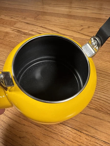 Le Creuset Classic Demi Tea Kettle Enamel on Steel 1.25 Quart Yellow