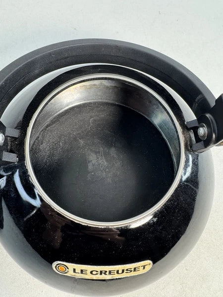 Le Creuset Whistling Teapot Enameled Tea Kettle 1.6 Quarts 1.5 L Cerise Black