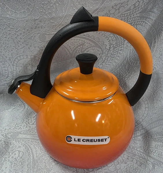 LE CREUSET  Orange Kettle 1.6 qt Tea Pot Enamel Oolong Kettle color volcanic New
