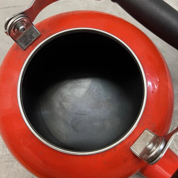 Le Creuset Whistling Tea Kettle Flame Orange Ombre Tea Pot 1.7 Qt 1.6 L Enameled