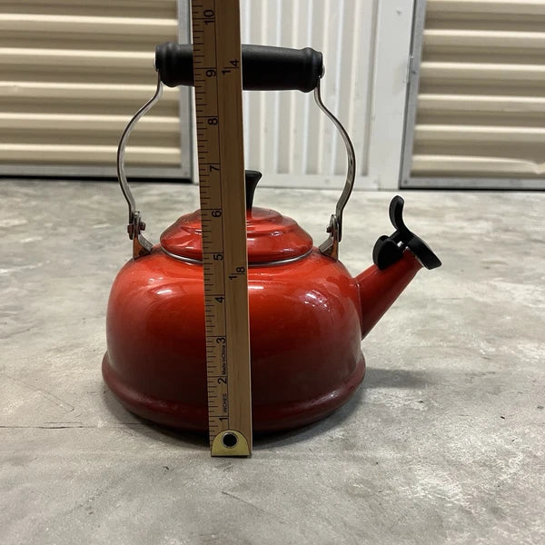 Le Creuset Whistling Tea Kettle Flame Orange Ombre Tea Pot 1.7 Qt 1.6 L Enameled