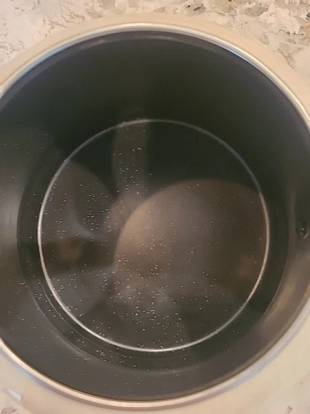 Le Creuset 2.2 Quart 2 Liter Whistling Tea Kettle White Enameled Steel