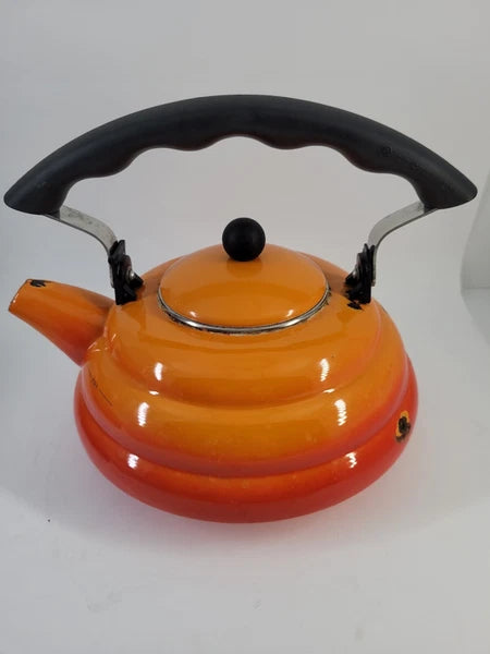 Rare Vintage Le Creuset Bee Hive Whistling Teapot