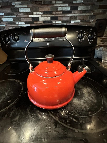 Le Creuset Whistling Tea Kettle 1.7 Quart Enamel Steel Ombre Cherry Red