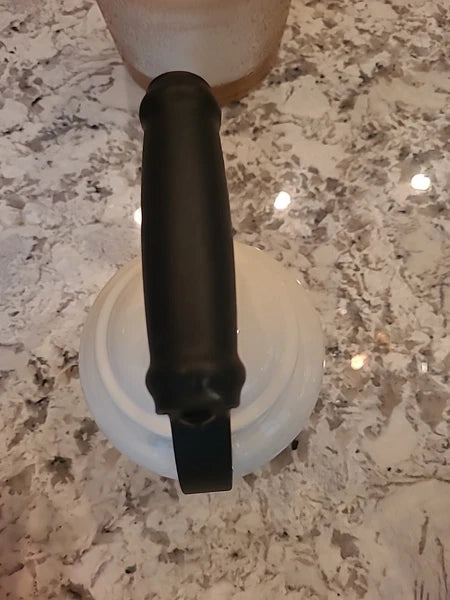 Le Creuset 2.2 Quart 2 Liter Whistling Tea Kettle White Enameled Steel