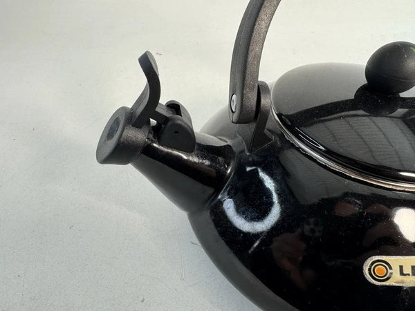 Le Creuset Whistling Teapot Enameled Tea Kettle 1.6 Quarts 1.5 L Cerise Black