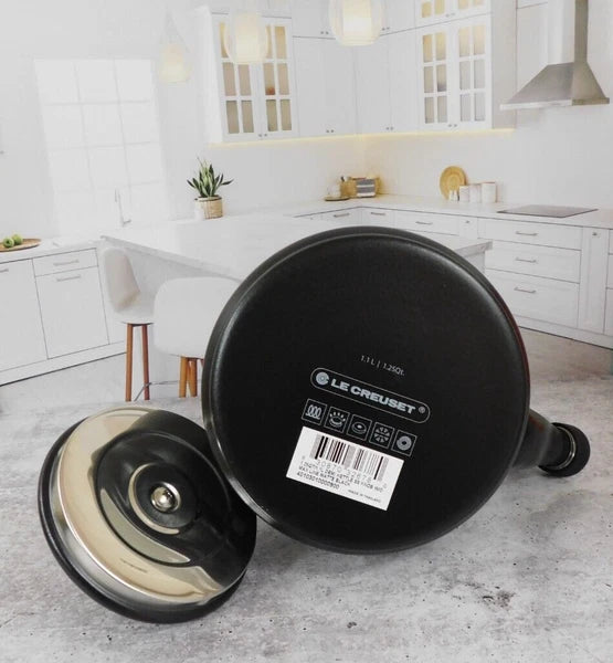 Le Creuset Enamel on Steel 1.25 Quart Demi Kettle, Matt Licorice Black - New
