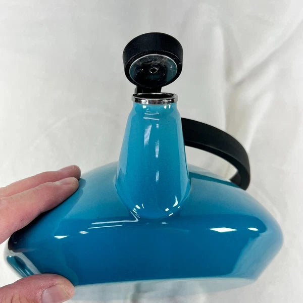 LE CREUSET Enamel On Steel Whistling Tea Kettle 1.5L Caribbean Blue Teal Handle