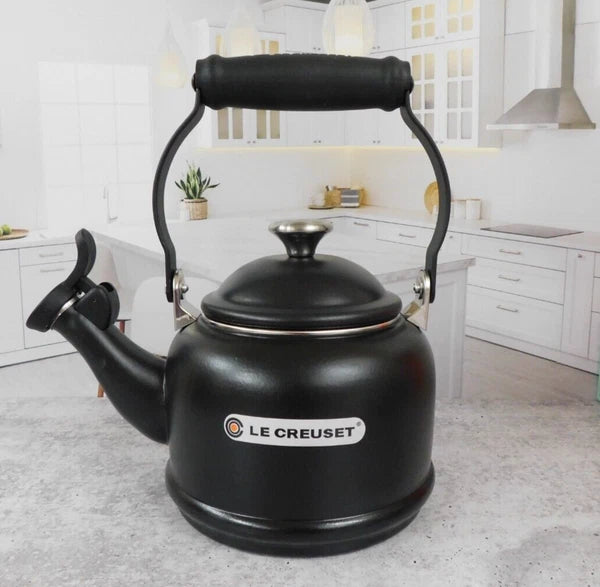 Le Creuset Enamel on Steel 1.25 Quart Demi Kettle, Matt Licorice Black - New