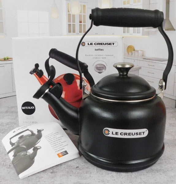 Le Creuset Enamel on Steel 1.25 Quart Demi Kettle, Matt Licorice Black - New