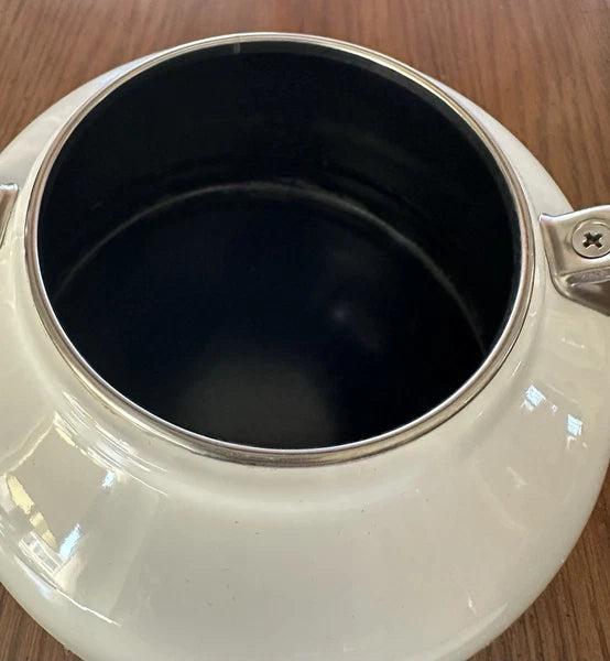 CHANTAL 1.8 QT Enamel on Steel Whistling Tea Kettle Teapot White EUC