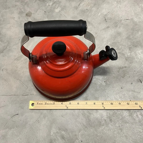 Le Creuset Whistling Tea Kettle Flame Orange Ombre Tea Pot 1.7 Qt 1.6 L Enameled